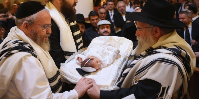 Circumcision jews oral suction orthodox herpes ritual talks children dicks after officials over baby bris been has york health tradition